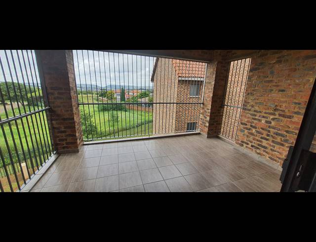 2 BEDROOM TOWNHOUSE RENTED IN WILLOW ACRES